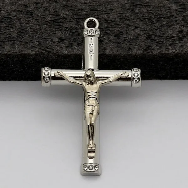 Wholesale European and American Fashion Metal Key Chain Bag Accessories Hanging Accessories Car Pendant