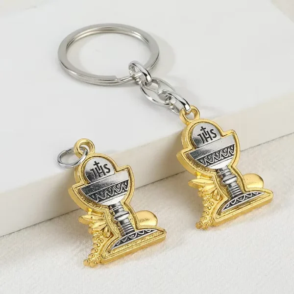 Mecrt Religious Catholic Chalice Patterned Keychain JHS Gift Cup Metal Charm Ornament Pendant Holder for Gift