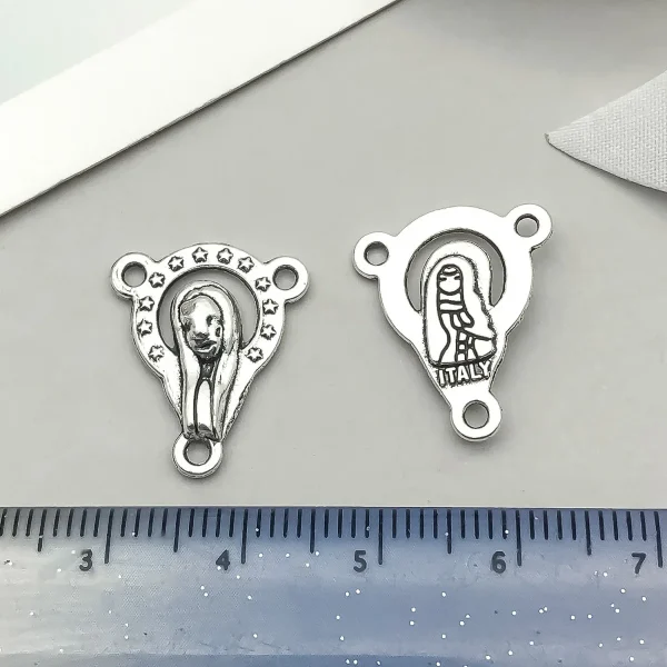 European and American retro Catholic oval three-hole alloy cross pendant pendant DIY jewelry accessories