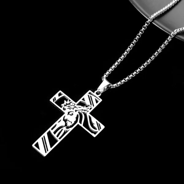 Cross Men’s Retro Fashion Pendant Necklace Hot Selling Stainless Steel Hollow Cross Titanium Steel Personalized
