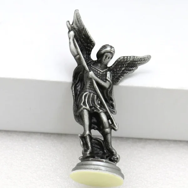 Vintage Metal Craft Keychain Ornament Pendant Michael Angel Figurine with Engraved Carving Home Decoration Source