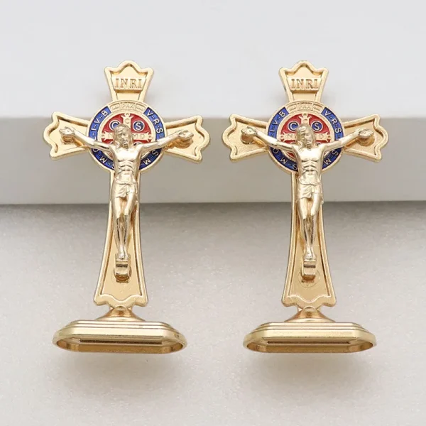 Mecrt Creative Gold-Plated Metal Crucifix Ornaments Catholic Cross Decorative Items for Home Office Christmas Elegant De