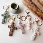 Regular Style Minimalist Handwoven Cotton Cross Keychain Cross/Crown/Roman Numerals Pattern for Car Accessories Soft Pendant Bag