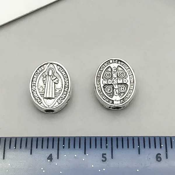 European and American retro Catholic oval three-hole alloy cross pendant pendant DIY jewelry accessories