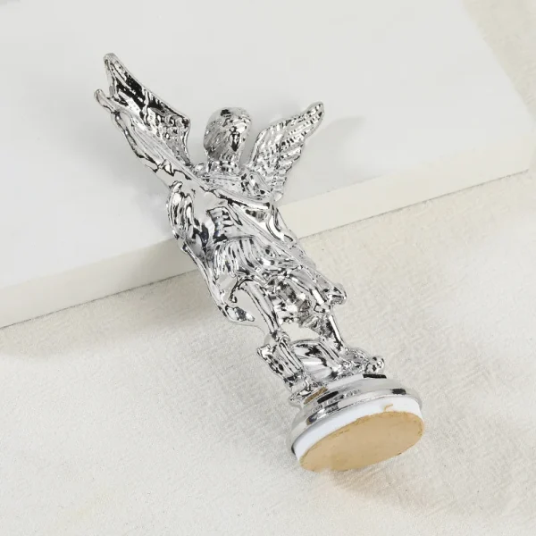 Wholesale Retail Home Office Decor Vintage Metal Craft Ornament Michael Angel Figurine Intricate Engraving Home