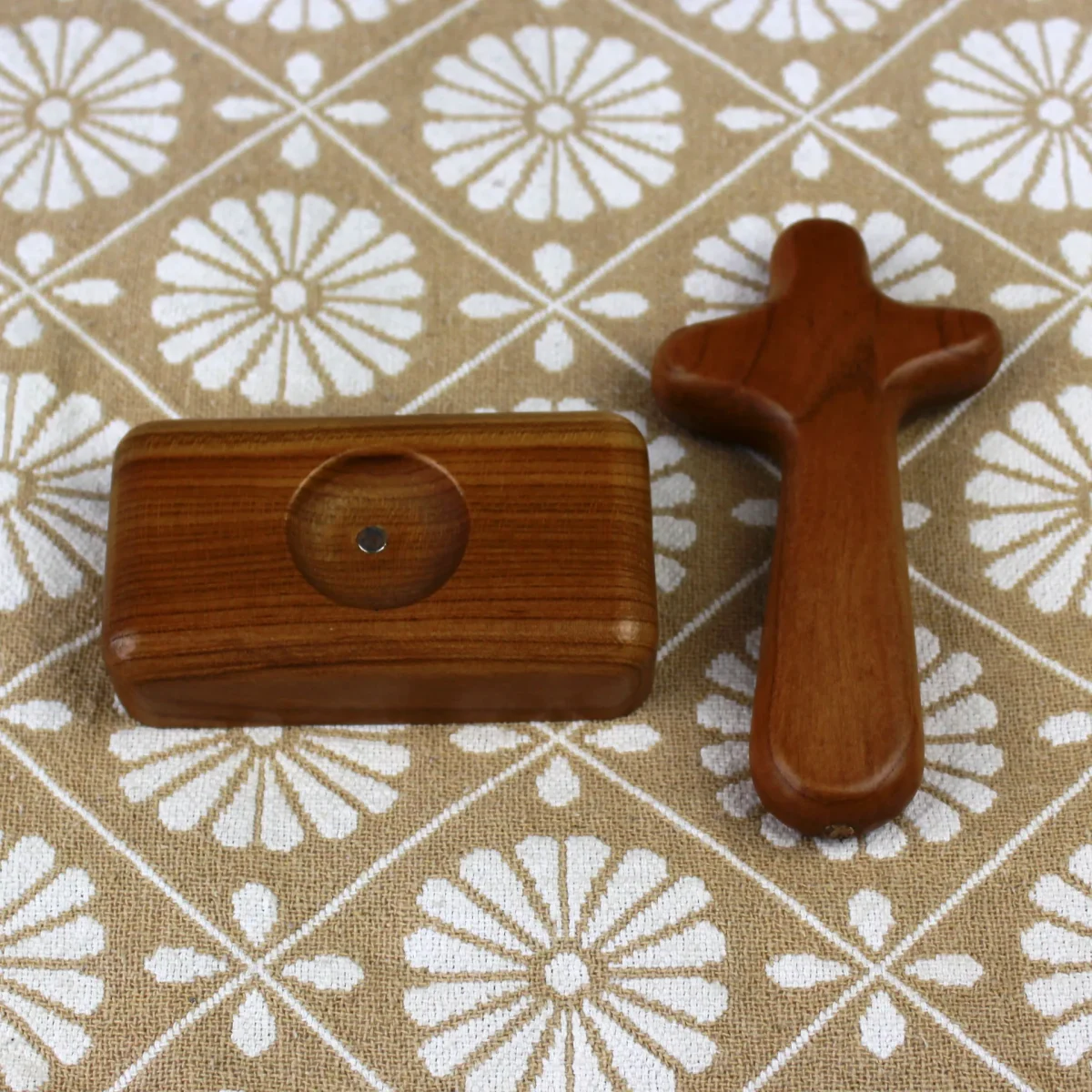 Catholic Cross Ornament Carving Mahogany Wood Carving Craft Jewelry Surface Can Be Customized Text - Image 3