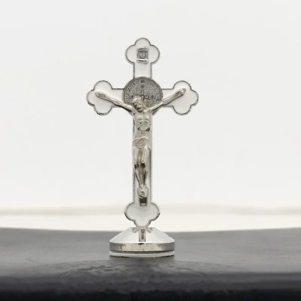 Mecrt Creative Gold-Plated Metal Crucifix Ornaments Catholic Cross Decorative Items for Home Office Christmas Elegant De