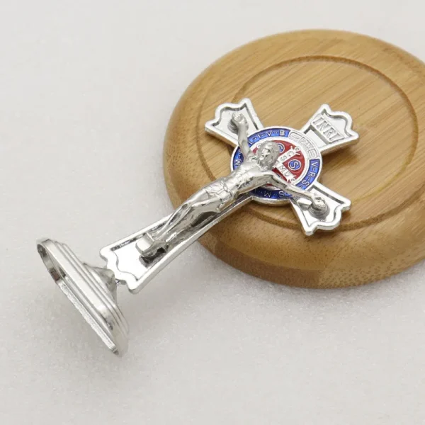 Mecrt Creative Gold-Plated Metal Crucifix Ornaments Catholic Cross Decorative Items for Home Office Christmas Elegant De