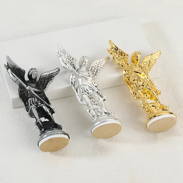 Wholesale Retail Home Office Decor Vintage Metal Craft Ornament Michael Angel Figurine Intricate Engraving Home