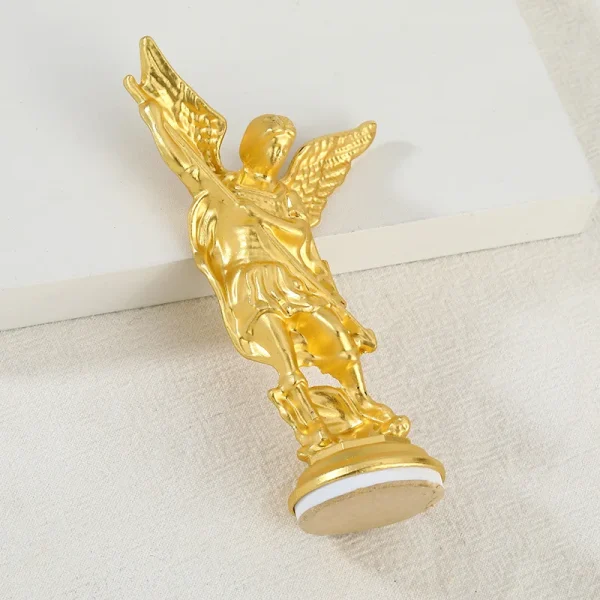 Wholesale Retail Home Office Decor Vintage Metal Craft Ornament Michael Angel Figurine Intricate Engraving Home