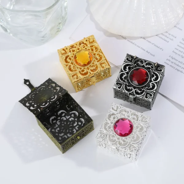 Manufacturer Wholesaler Retro Style Cross-Border Gold and Silver Metal Jewelry Box Square Patterned Alloy Gift Box