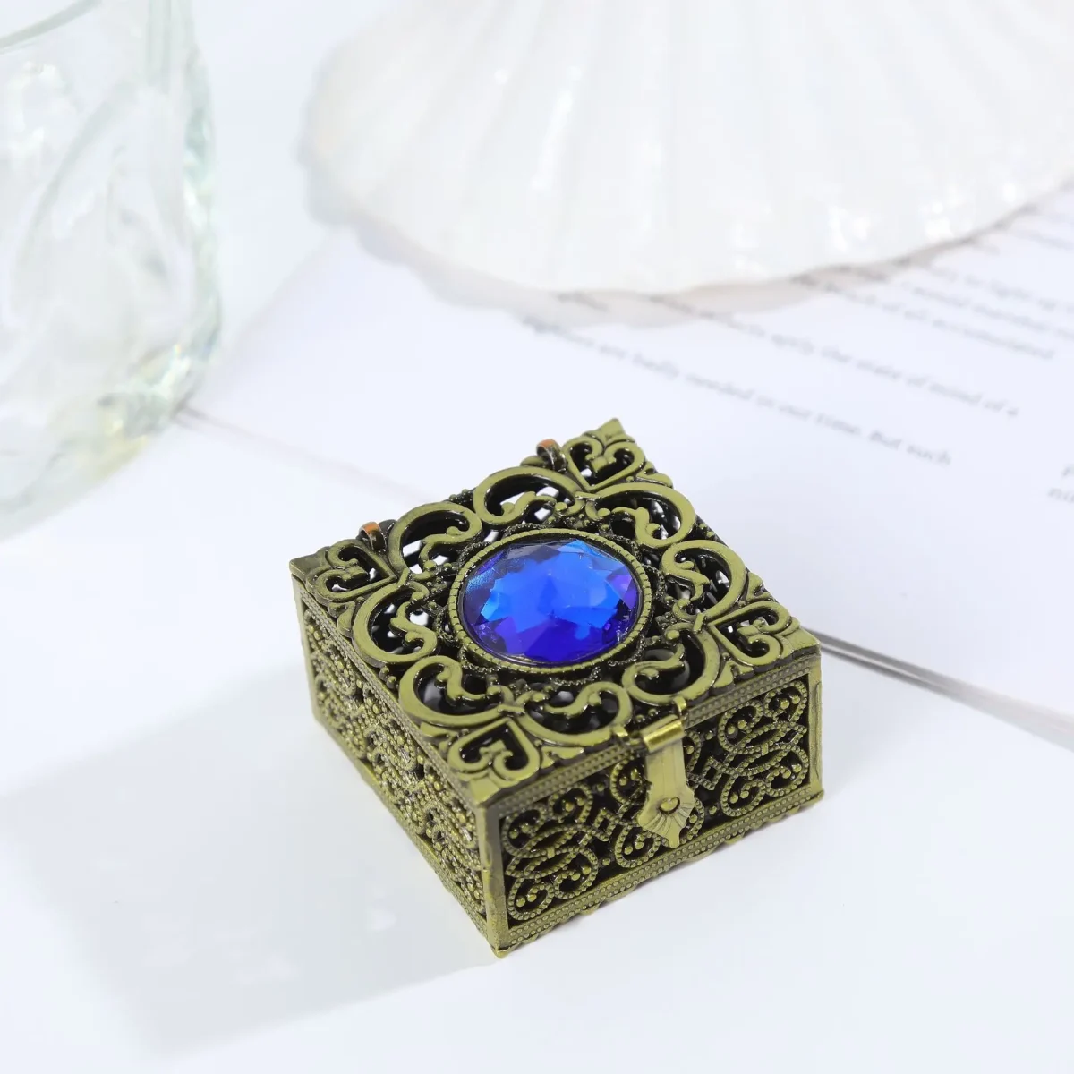 Manufacturer Wholesaler Retro Style Cross-Border Gold and Silver Metal Jewelry Box Square Patterned Alloy Gift Box - Image 3