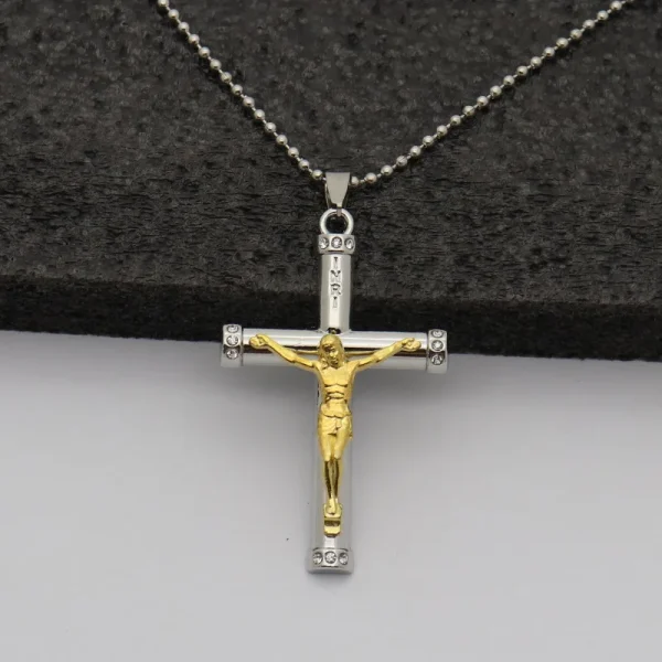 Wholesale European and American Fashion Metal Key Chain Bag Accessories Hanging Accessories Car Pendant