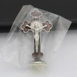 Mecrt Creative Gold-Plated Metal Crucifix Ornaments Catholic Cross Decorative Items for Home Office Christmas Elegant Desk - Image 4