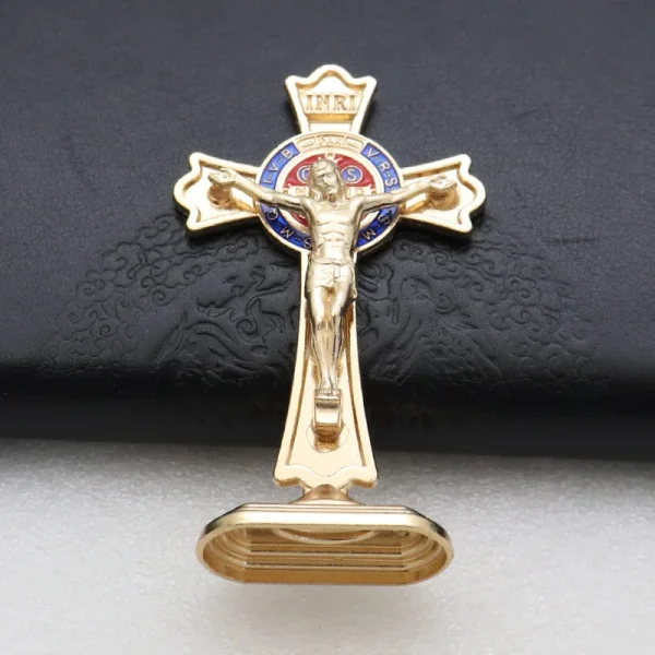Mecrt Creative Gold-Plated Metal Crucifix Ornaments Catholic Cross Decorative Items for Home Office Christmas Elegant De