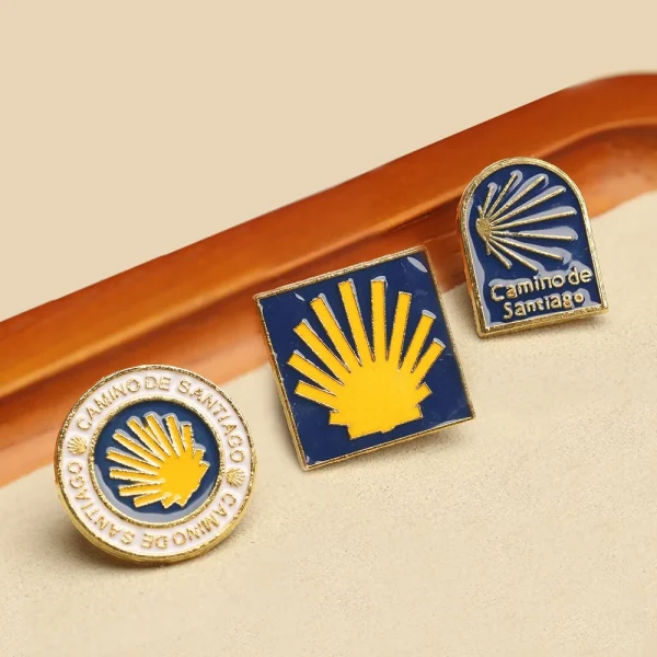 Medal Brooch of the Camino De Santiago Pilgrimage Route Colorful Cross Metal Badge Church Clothing Accessories Jewelry W