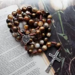 Catholic Rosary Beaded Necklace Hand-strung 10mm Faux Agate Beads in a Vintage Style Woven