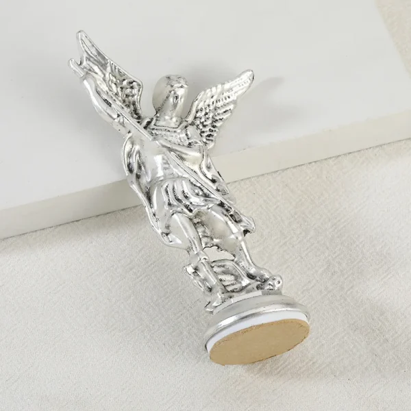 Wholesale Retail Home Office Decor Vintage Metal Craft Ornament Michael Angel Figurine Intricate Engraving Home