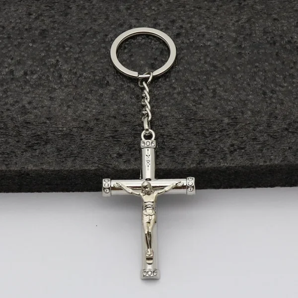 Wholesale European and American Fashion Metal Key Chain Bag Accessories Hanging Accessories Car Pendant