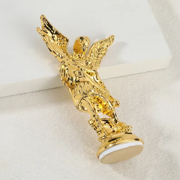 Wholesale Retail Home Office Decor Vintage Metal Craft Ornament Michael Angel Figurine Intricate Engraving Home