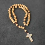 Cheap Catholic Wood Grain Rosary with Wooden Beads and Jesus Cross Religious Jewelry for Christ Followers Wholesale