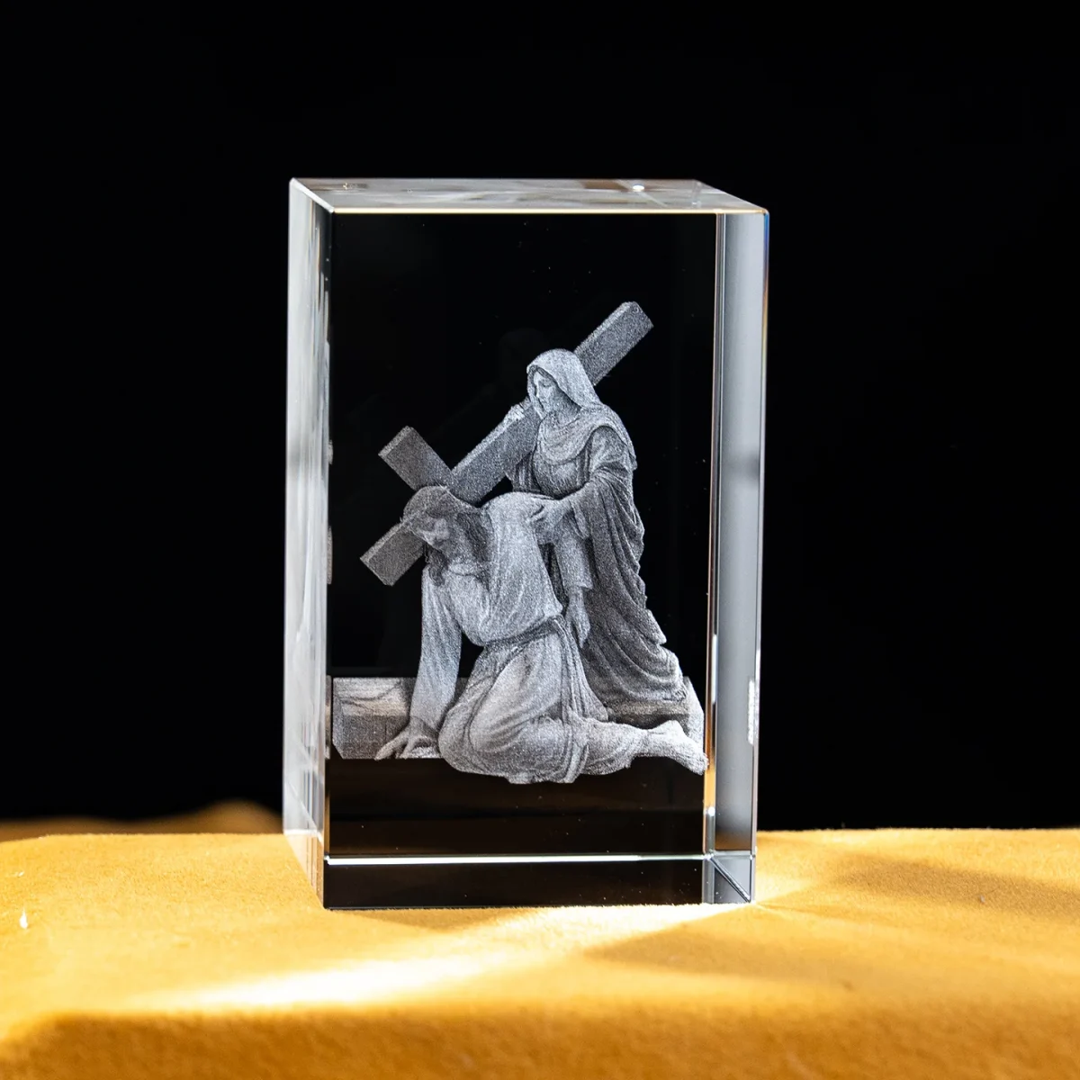 Catholic theme Jesus religious figure high transparent K9 crystal engraved cube ornament creative gift - Image 4