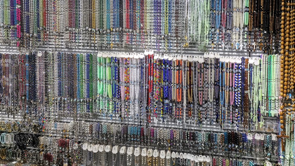 Mecrt (Yiwu) International Trade Co., Ltd—Yiwu’s Leading Religious Rosary Manufacturer & Wholesale Supplier