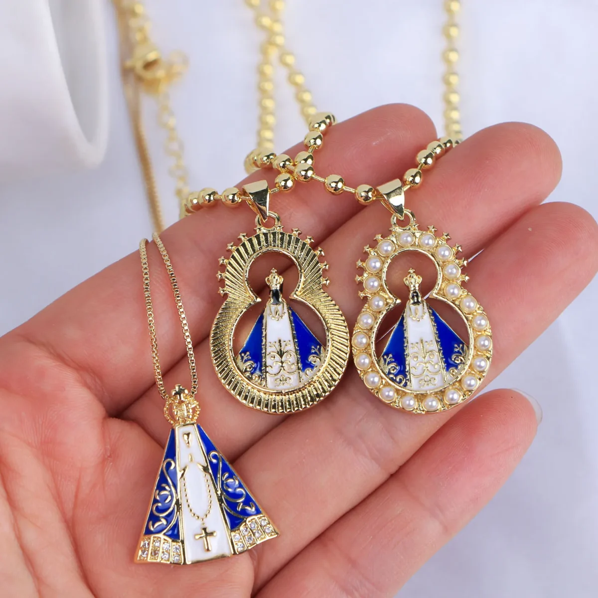 Wholesale 18K Gold Plated Zinc Alloy Rhinestone Crown Pendant Necklace Religious Pearl Jewelry Christmas Gift - Image 2