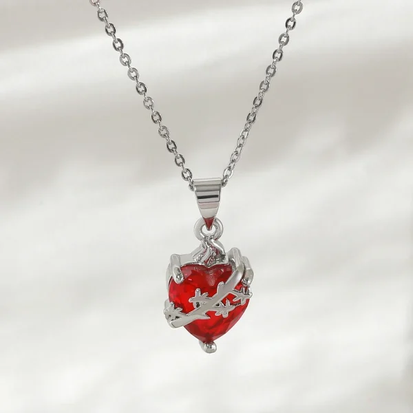 Wholesale Zinc Alloy Rhinestone Love Heart Pendant Necklace Gold Plated Fashion Jewelry