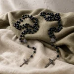 Our Lady Medal Glass Beaded Catholic Rosary Necklace Saint Benedict Communion Rosary Prayer Beads Wholesale