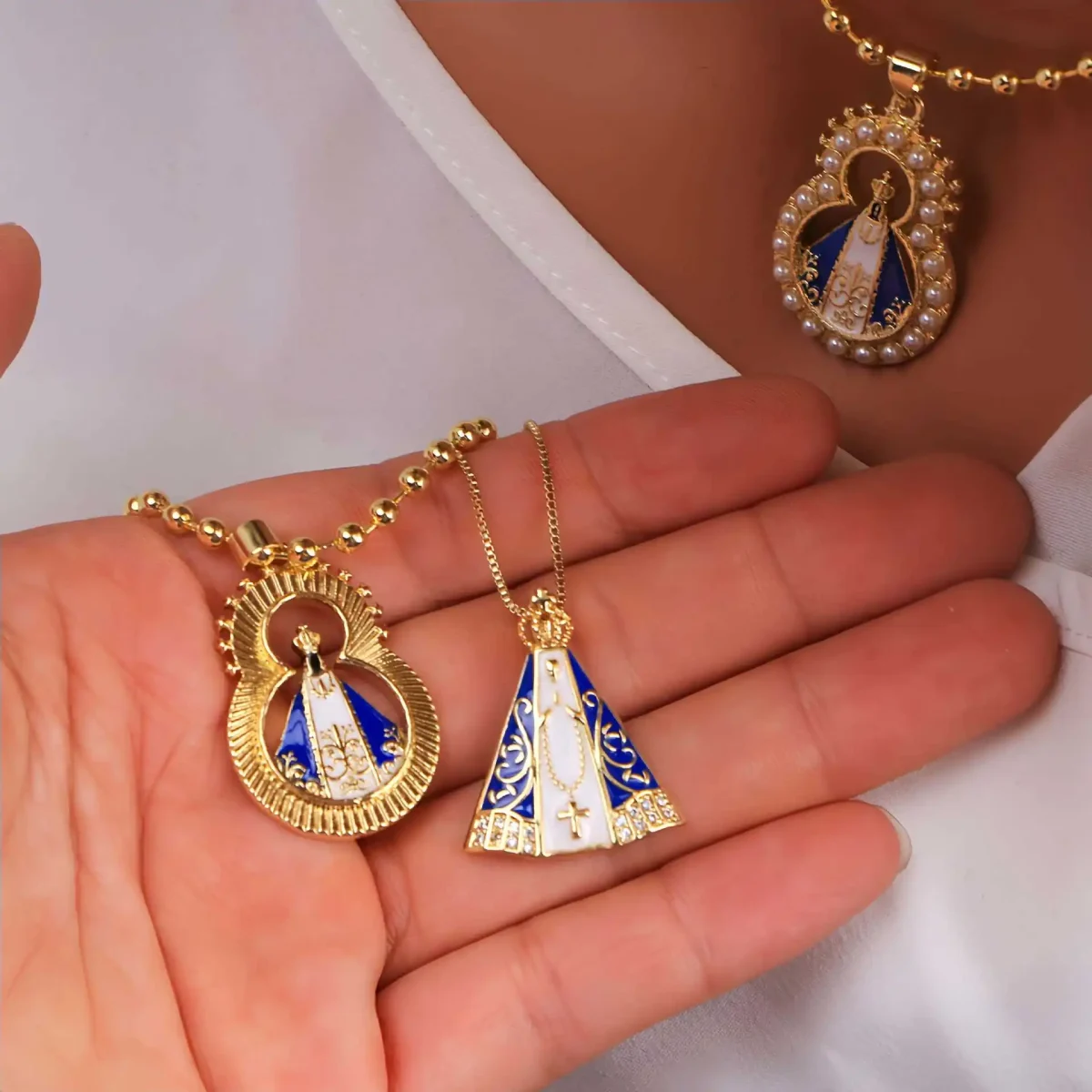 Wholesale 18K Gold Plated Zinc Alloy Rhinestone Crown Pendant Necklace Religious Pearl Jewelry Christmas Gift - Image 3