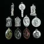 Wholesale Vintage Zinc Alloy Key Pendant Necklace Charm DIY Jewelry Accessories Antique Silver Bronze