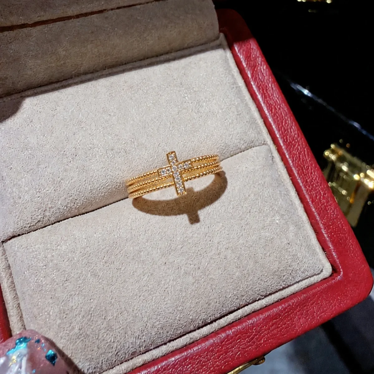 Wholesale Zinc Alloy Rhinestone Cross Open Ring Geometric High End Adjustable Finger Ring Fashion Jewelry Women Unisex - Image 4