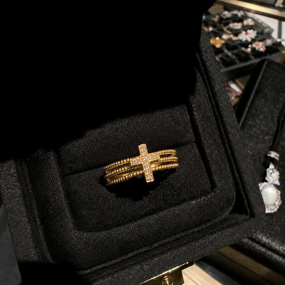Wholesale Zinc Alloy Rhinestone Cross Open Ring Geometric High End Adjustable Finger Ring Fashion Jewelry Women Unisex - Image 5