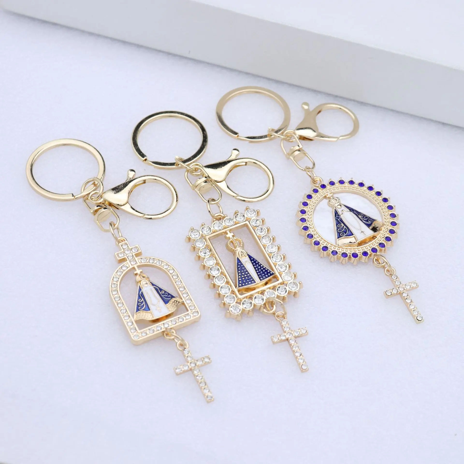 H3a8cc0c35c7b4b408d3fc83b60f3d44dn Wholesale Zinc Alloy Vintage Embossed Rose Gold Keychain Charm Keychain Key Ring Accessories Gift - Image 1