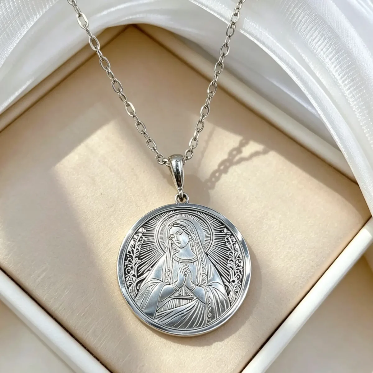 Wholesale Stainless Steel Pendant Necklace Religious Oil Painting Design Fashion Jewelry Unisex Gold Rose Gold Silver - Image 2